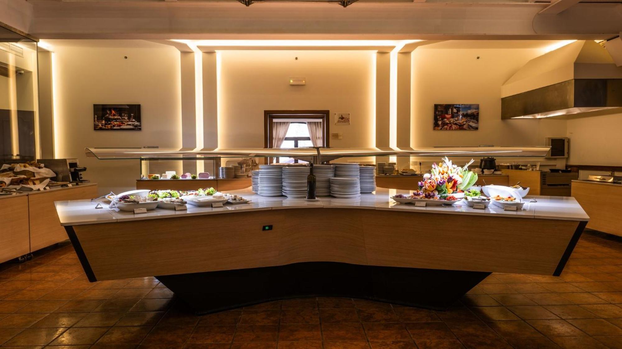 Intercontinental Mzaar Lebanon Mountain Resort & Spa By Ihg Mzaar Kfardebian Exterior photo